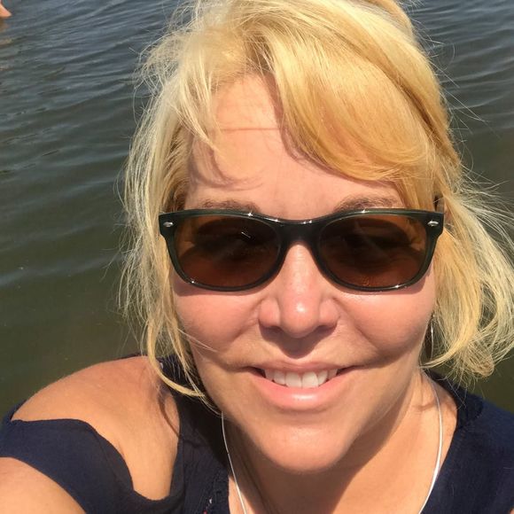 Meet your Posher, Robin - Picture 1 of 1